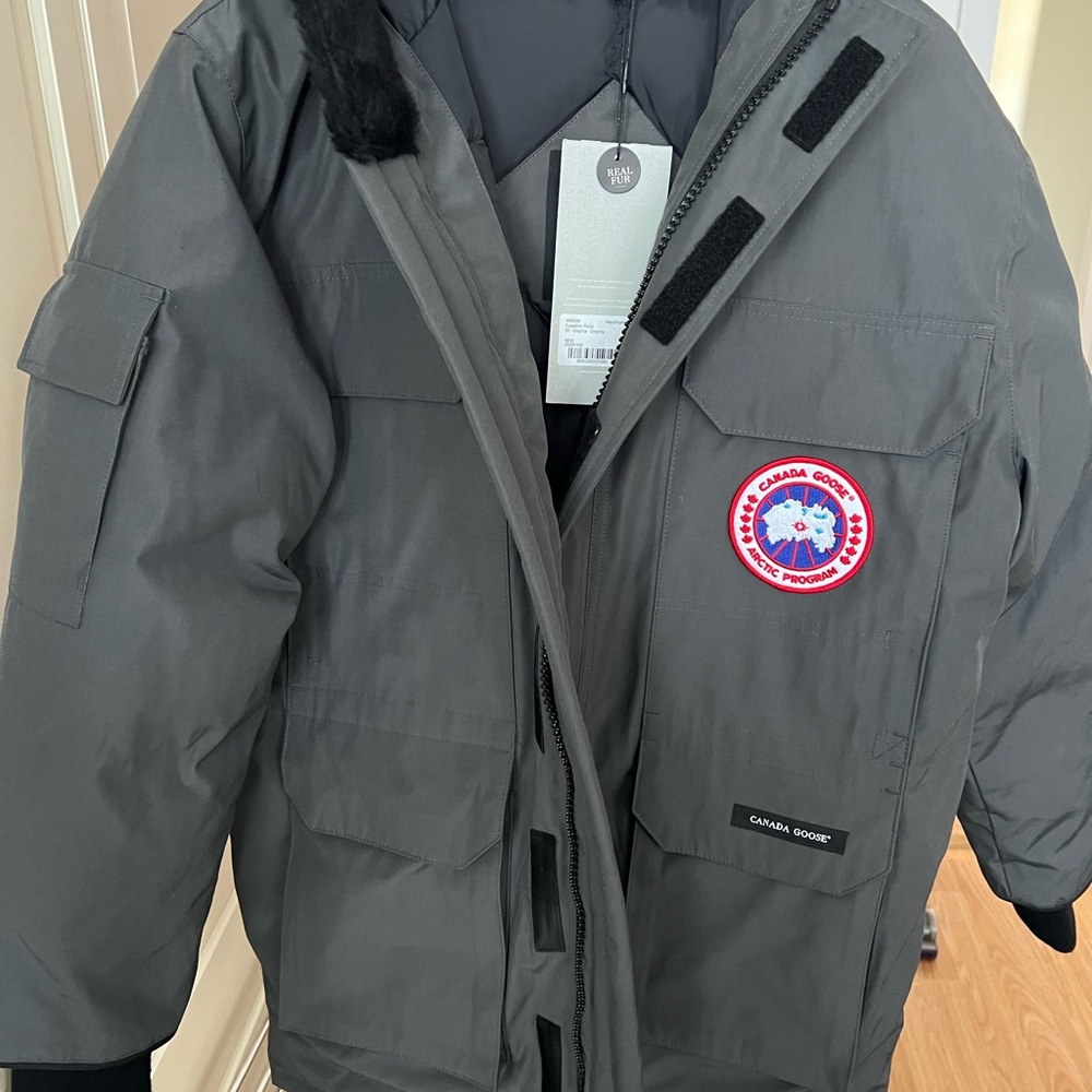 Canada goose , new jacket too big for me